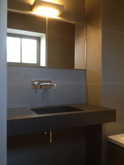 Vasque en pierre sur mesure et robinetterie Fantini